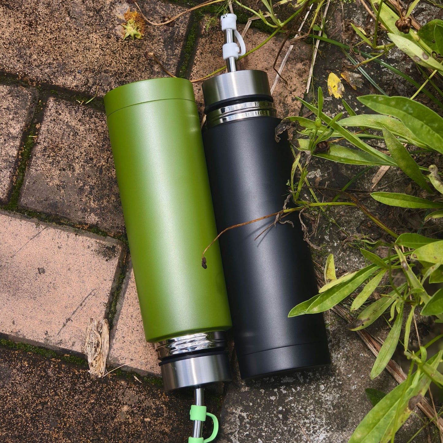 South American mate tea cup, outdoor sports water bottle, bullet style, double-walled, multi-functional, 3-in-1 press lid thermos flask.